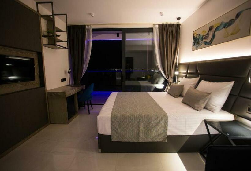 غرفة ديلوكس مطلّة علي البحر, Liberty Plaza