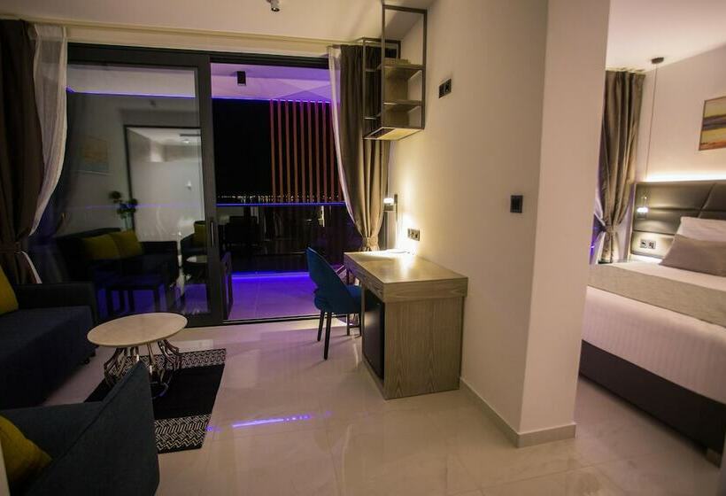 جناح رئاسى, Liberty Plaza