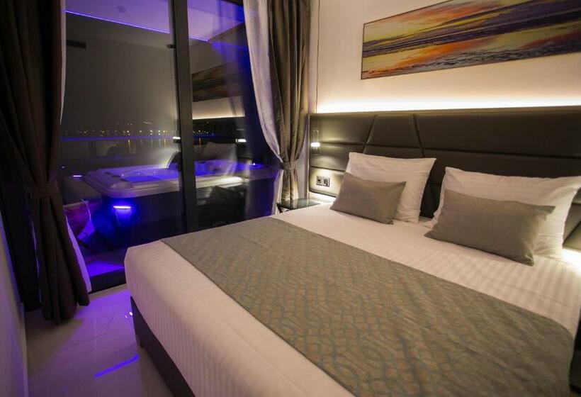 جناح ديلوكس مطل على البحر, Liberty Plaza