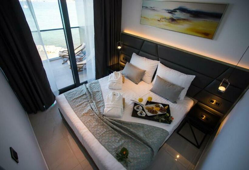Deluxe Suite Sea View, Liberty Plaza
