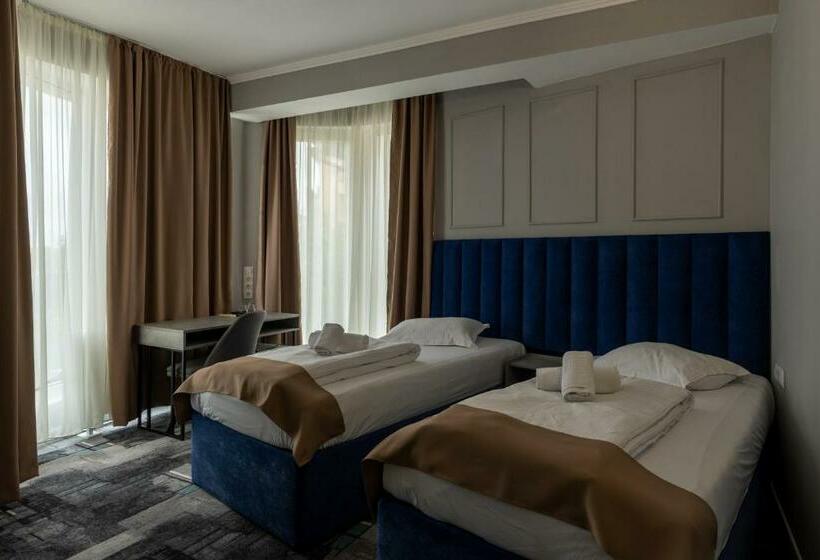 اتاق لوکس, Paso