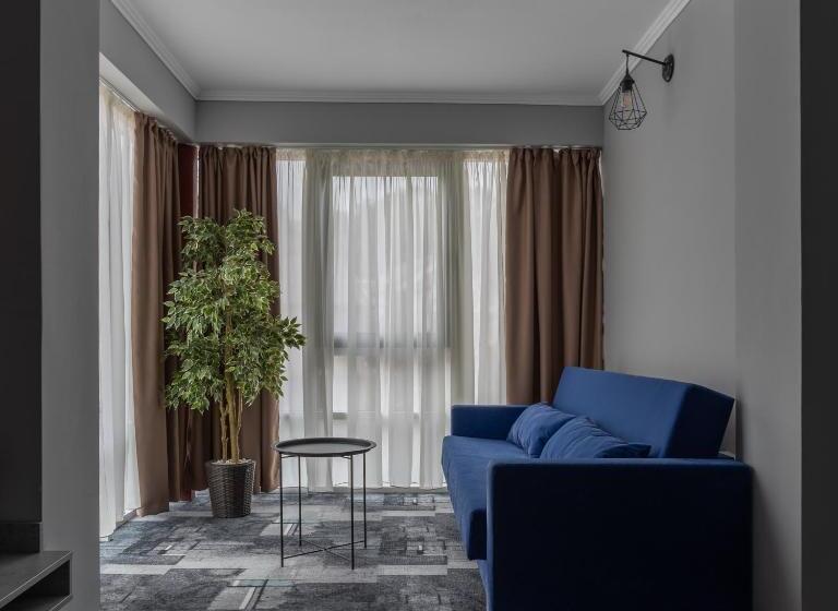 سوئیت جونیور خانوادگی, Paso