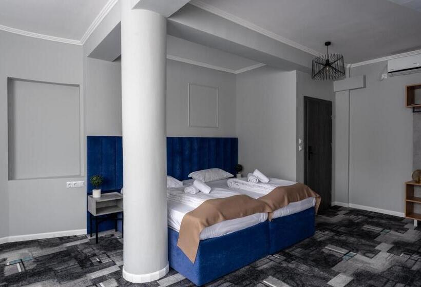 سوئیت جونیور خانوادگی, Paso