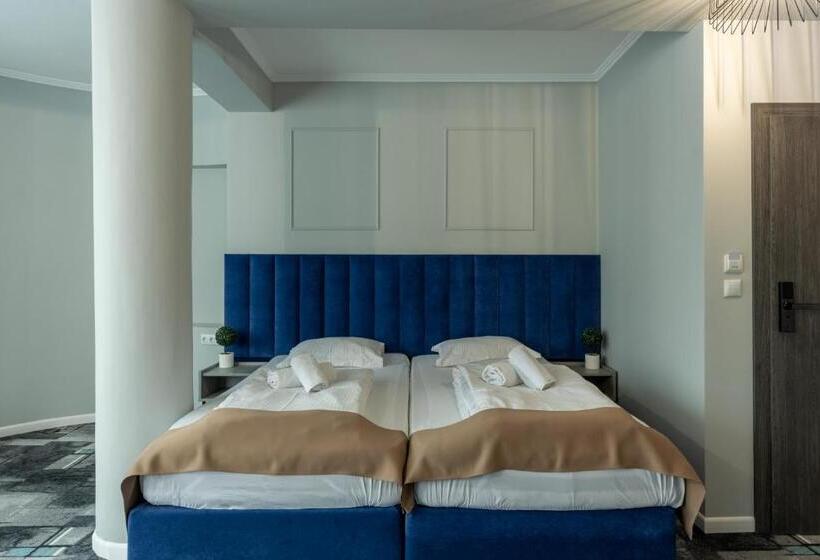 سوئیت جونیور خانوادگی, Paso