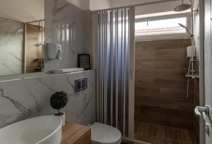 سوئیت جونیور خانوادگی, Paso