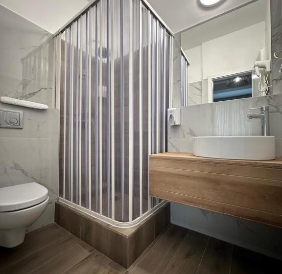 اتاق لوکس, Paso