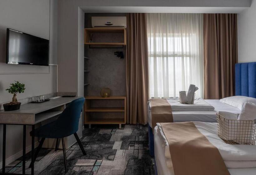 اتاق لوکس, Paso