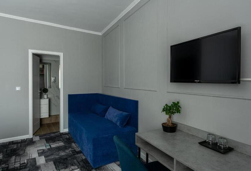 اتاق لوکس, Paso