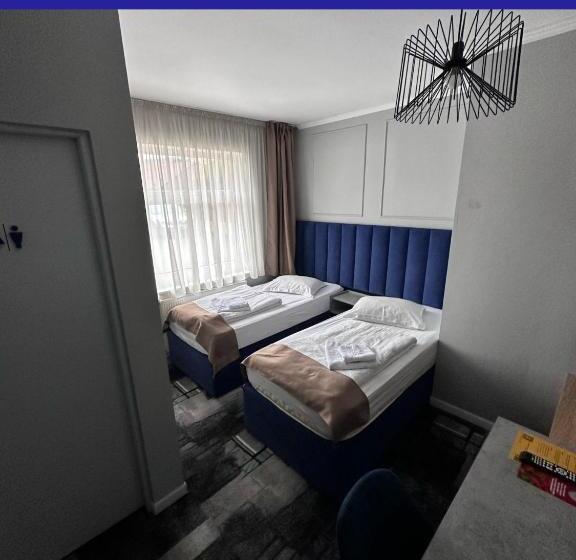 اتاق اکونومی, Paso