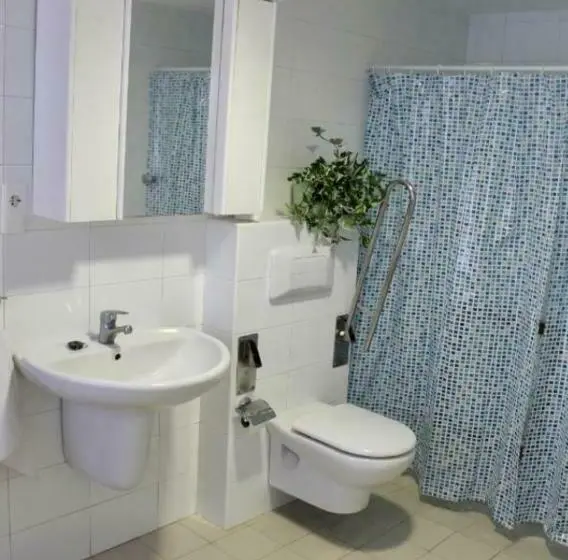 スタンダード4人部屋, Albergue Internacional De Llanes
