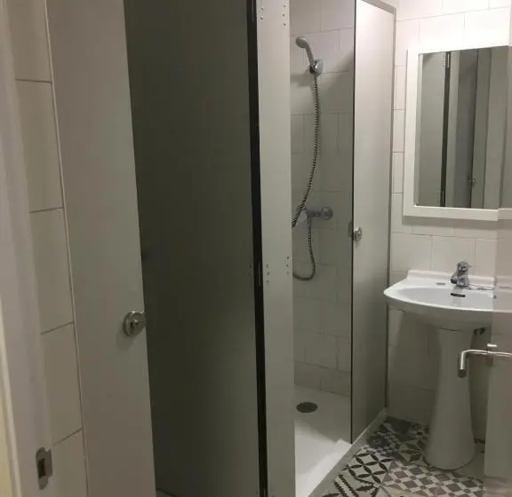 ルームシェアのワンベッド, Albergue Internacional De Llanes