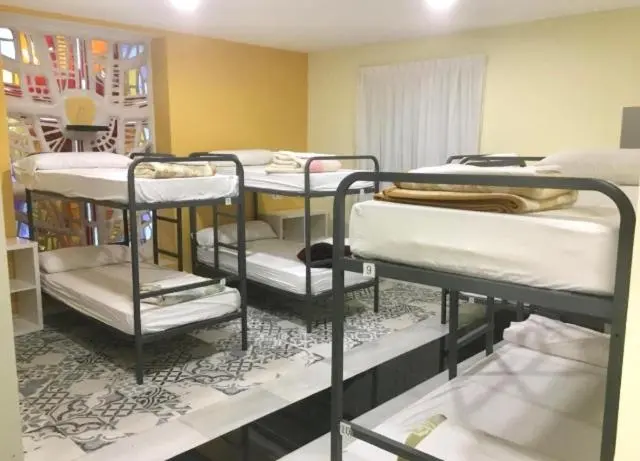 ルームシェアのワンベッド, Albergue Internacional De Llanes