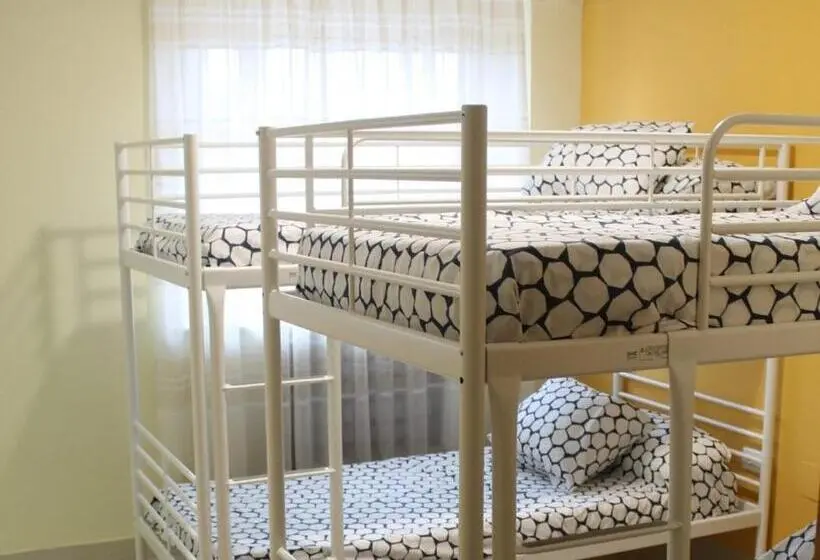 ルームシェアのワンベッド, Albergue Internacional De Llanes