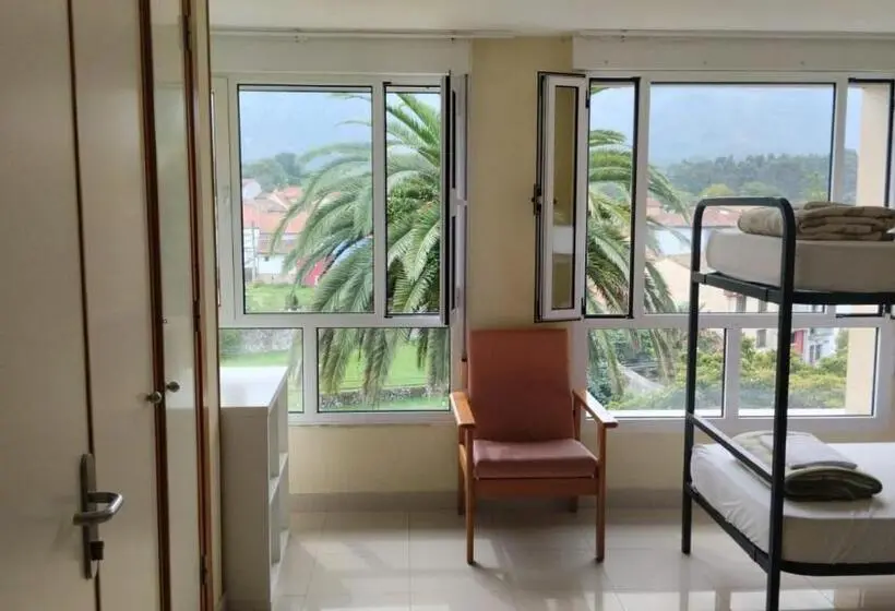 スタンダードトリプルルーム, Albergue Internacional De Llanes