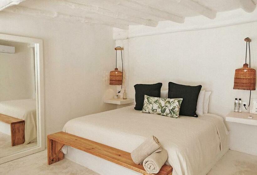 سوییت با چشمانداز دریا, Coco Unlimited