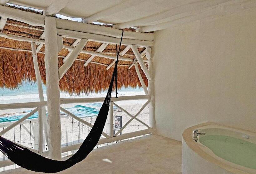 سوییت با چشمانداز دریا, Coco Unlimited