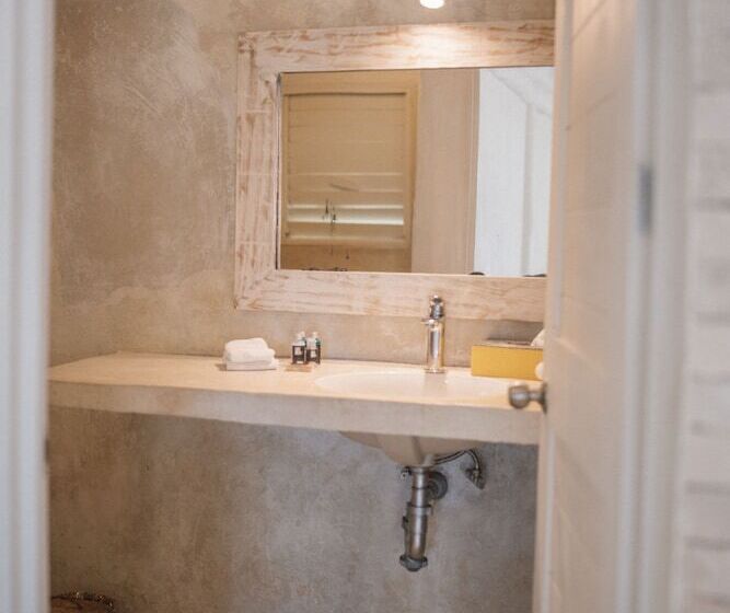 اتاق استاندارد با چشمانداز دریا, Coco Unlimited