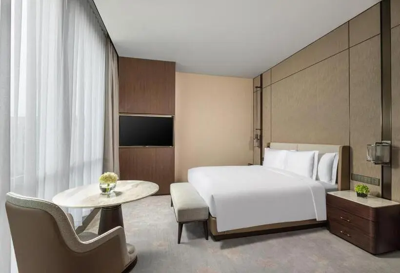 اتاق استاندارد با تخت بزرگ, Crowne Plaza Shanghai Hongqiao By Ihg