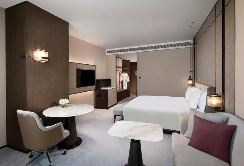 اتاق استاندارد با تخت بزرگ, Crowne Plaza Shanghai Hongqiao By Ihg