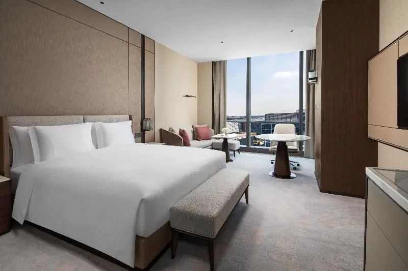 اتاق استاندارد با تخت بزرگ, Crowne Plaza Shanghai Hongqiao By Ihg