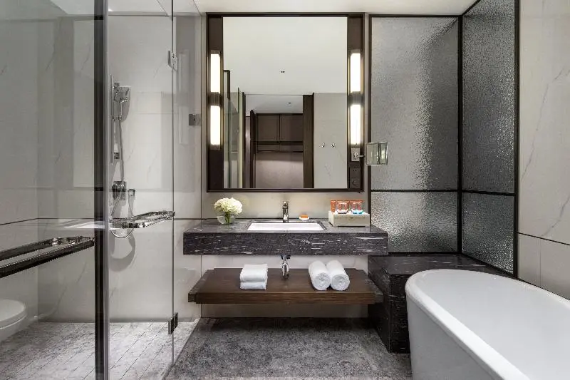اتاق استاندارد با تخت بزرگ, Crowne Plaza Shanghai Hongqiao By Ihg