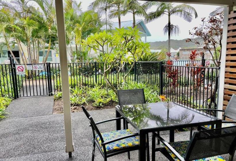 דירת חדר, Pacific Blue 505 265 Sandy Point Road