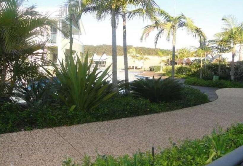 דירת חדר, Pacific Blue 505 265 Sandy Point Road