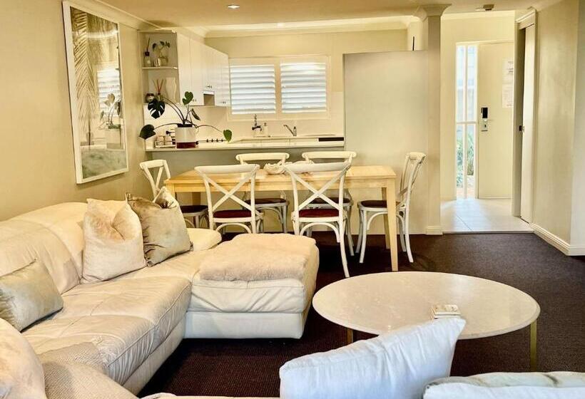 דירת חדר, Pacific Blue 505 265 Sandy Point Road