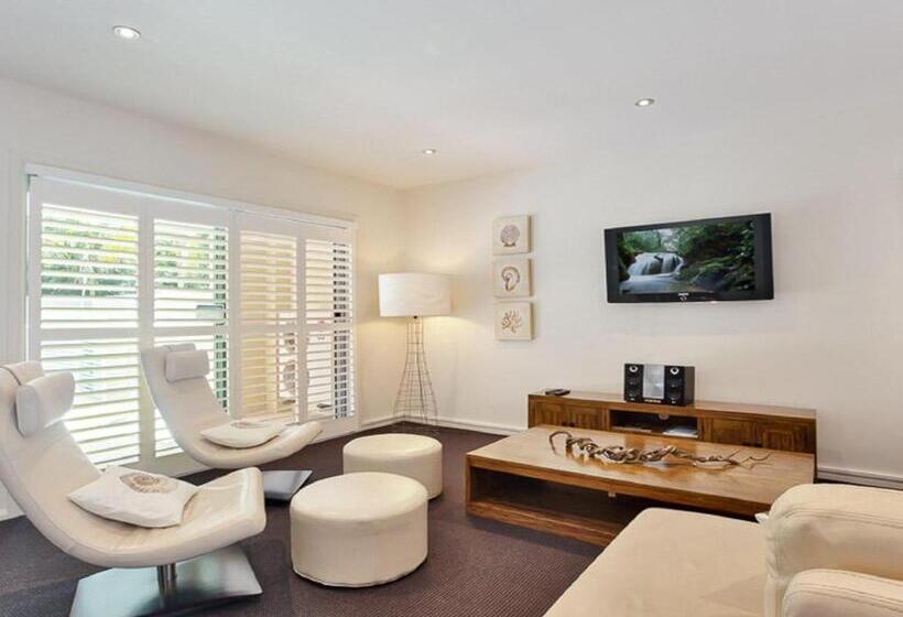 דירת חדר, Pacific Blue 505 265 Sandy Point Road