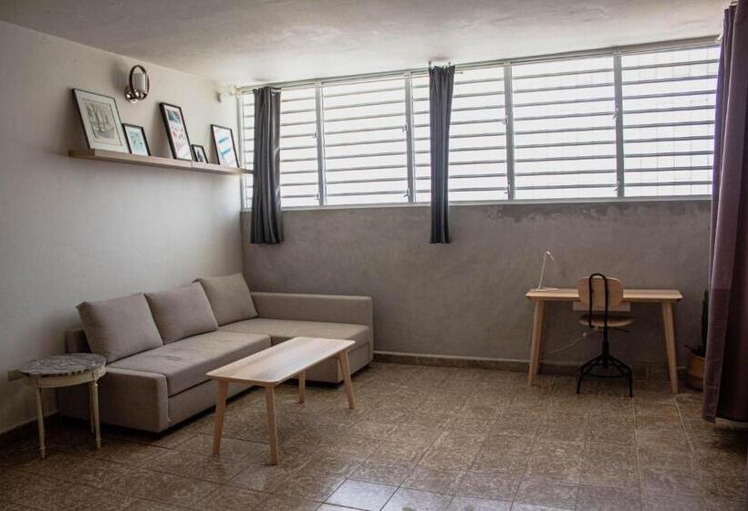 اتاق استاندارد با تخت بزرگ, The Emerald Pr