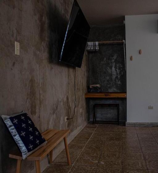 اتاق استاندارد با تخت بزرگ, The Emerald Pr