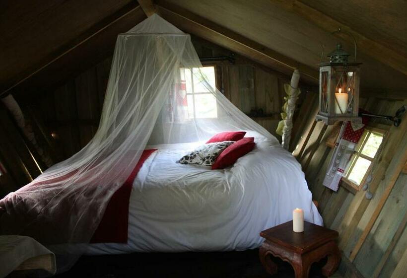 בית, חדר שינה 1, Insolite Dans Les Arbres Les Ormes, Epiniac