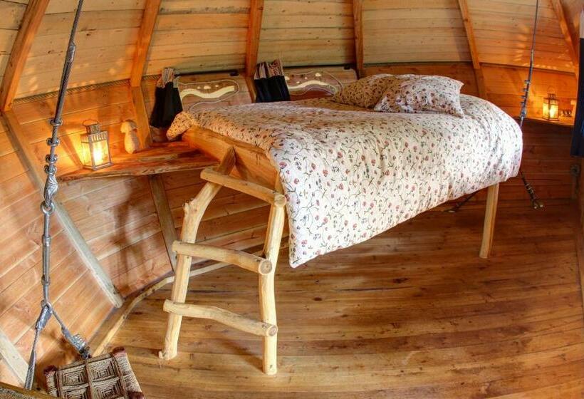 בית, חדר שינה 1, Insolite Dans Les Arbres Les Ormes, Epiniac