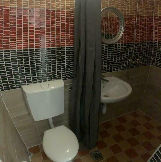 Deluxe-huone, Thomas Panzió