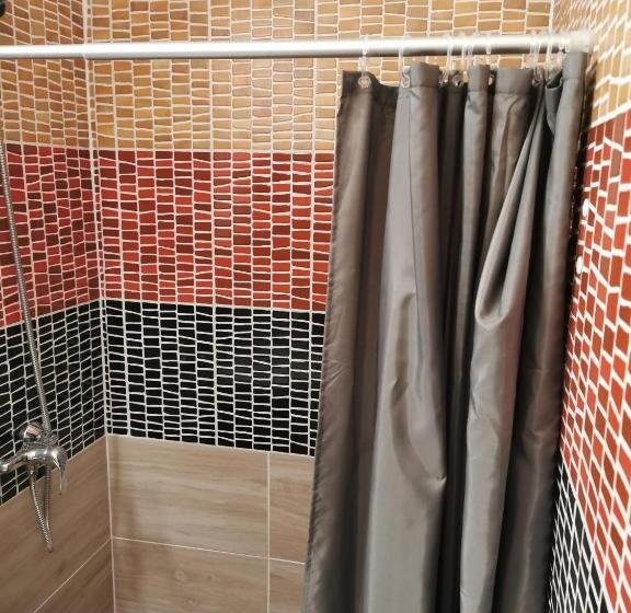 Deluxe-huone, Thomas Panzió