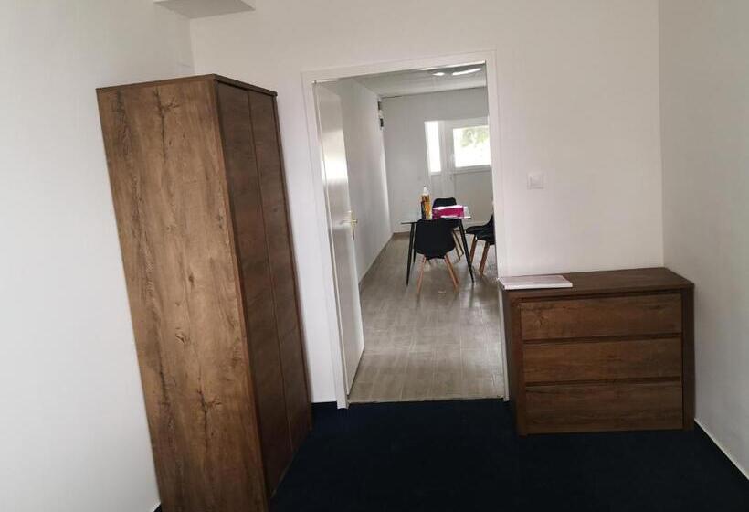 Huoneisto 1 Makuuhuone Pohjakerros, Thomas Panzió