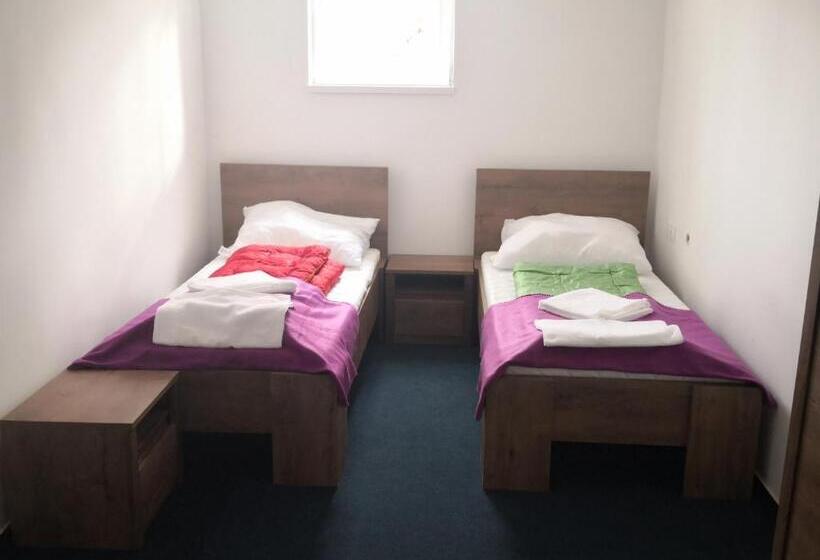 Huoneisto 1 Makuuhuone Pohjakerros, Thomas Panzió