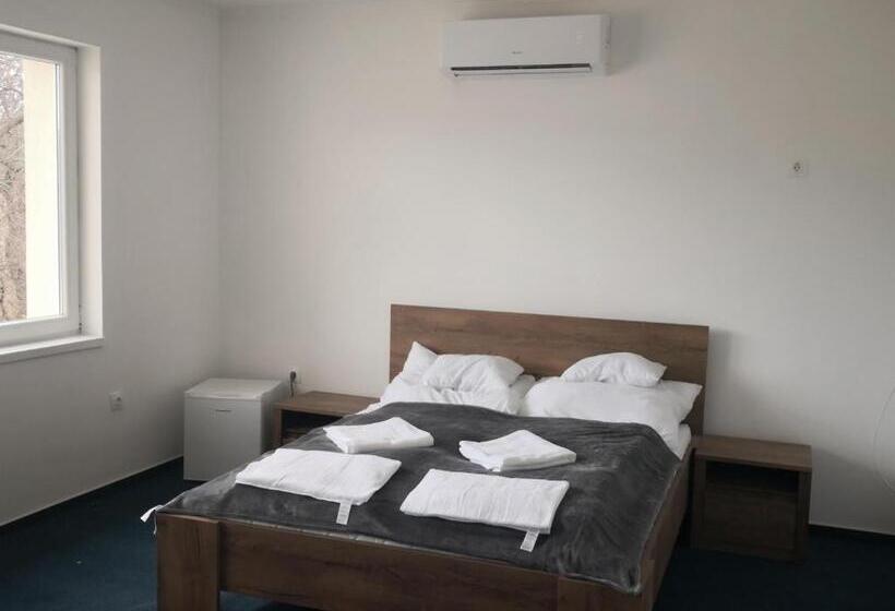 Huoneisto 1 Makuuhuone Pohjakerros, Thomas Panzió