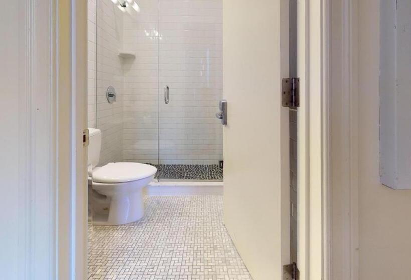 Студия Стандарт, Charming Studio In Boston Brownstone, C. Ave #33