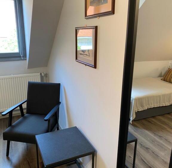 Habitación Estàndard Individual, Blahas