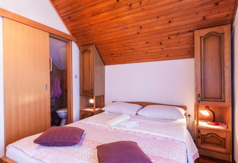 חדר סטנדרט עם מרפסת, Apartments And Rooms With Parking Space Jezerce, Plitvice   17768