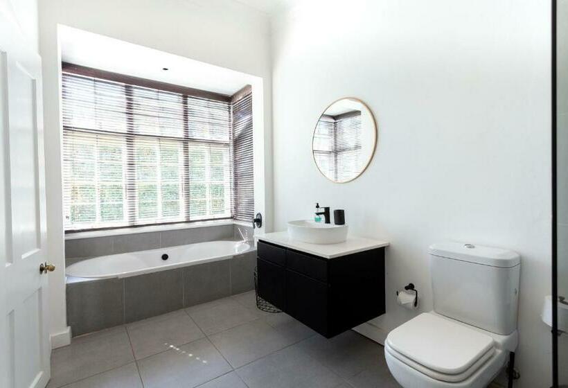 스탠다드 룸 풀장 전망, Taunton Manor