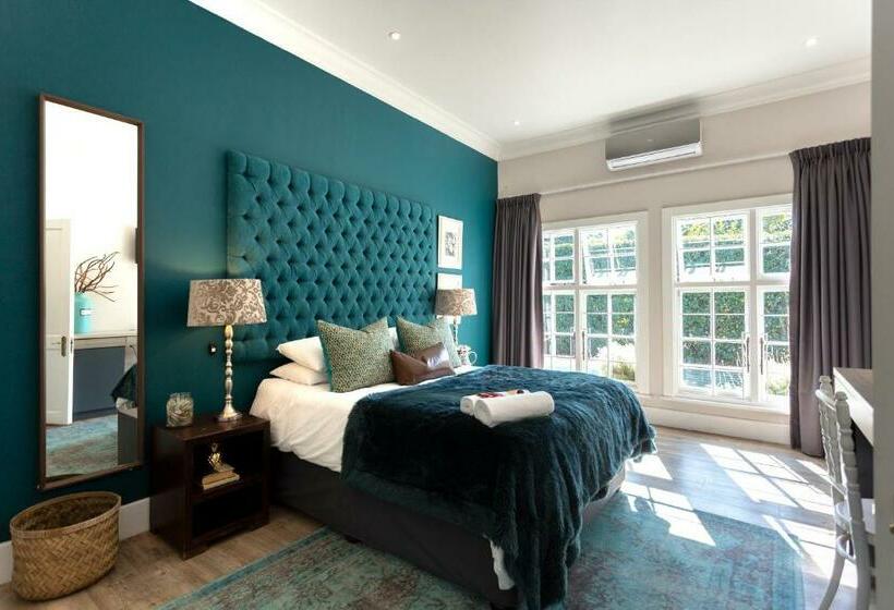 プールビュースタンダードルーム, Taunton Manor