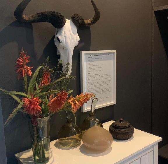 디럭스 스위트, Taunton Manor