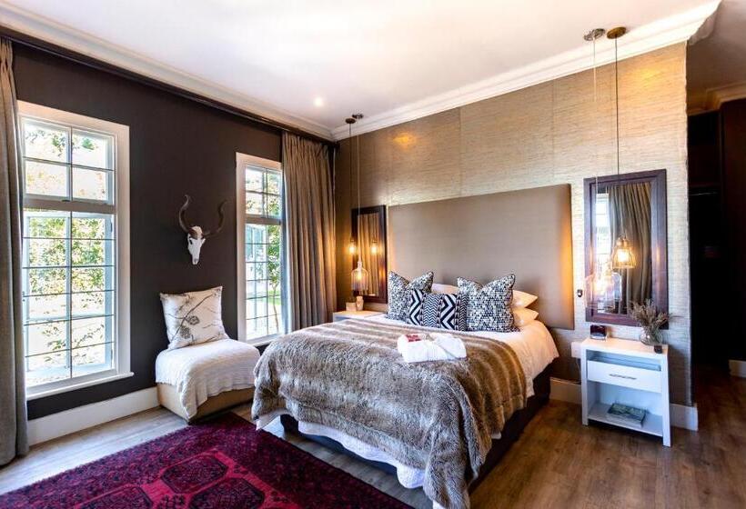 디럭스 스위트, Taunton Manor