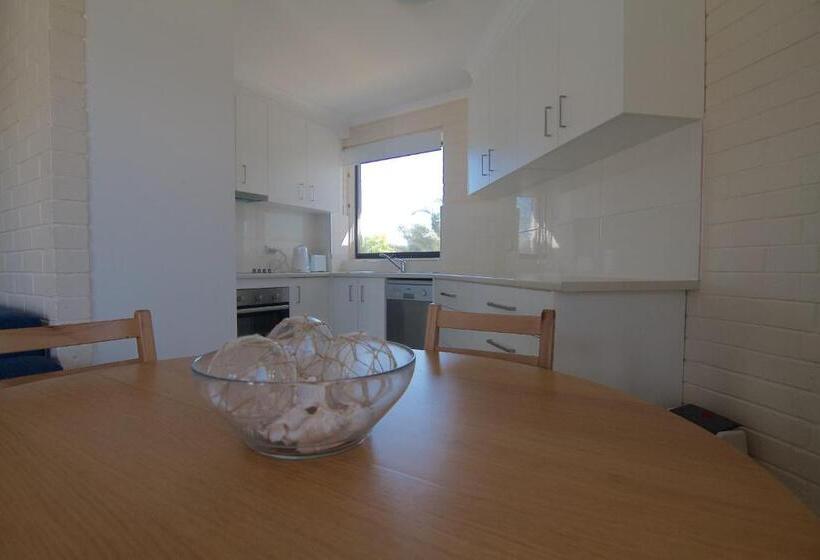 Апартаменты 2 Спальни, The Sands Holiday Apartments