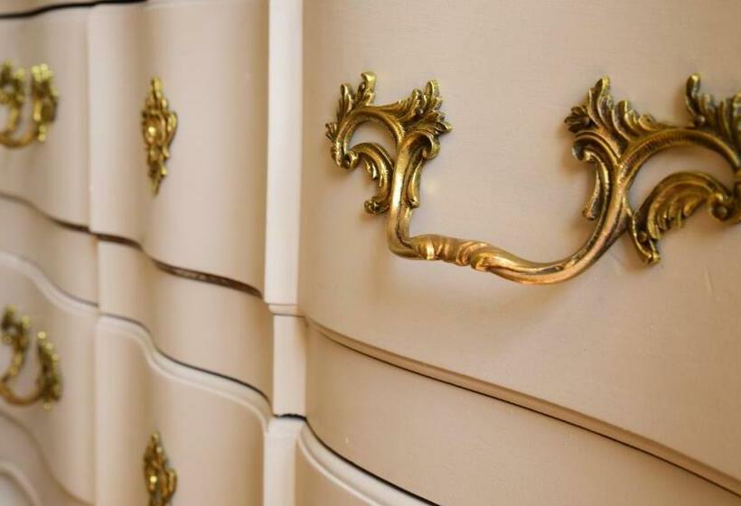 マウンテンビュースタンダードルーム, Château De Perpezat