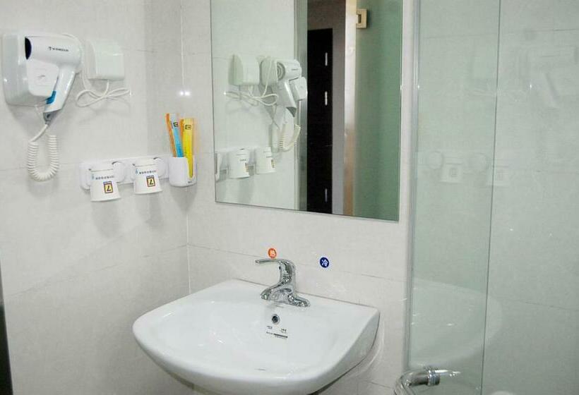 Номер Комфорт, 7days Inn Qinhuangdao Railway Station