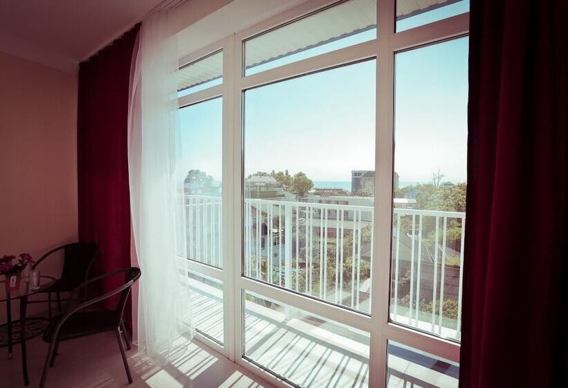 スーペリアトリプルルーム, Marsel