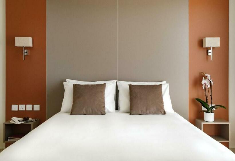 اتاق سوپریور با چشم‌انداز دریا, Mayflower Hotel Malta